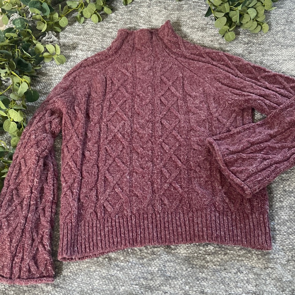 Universal Threads Sweater